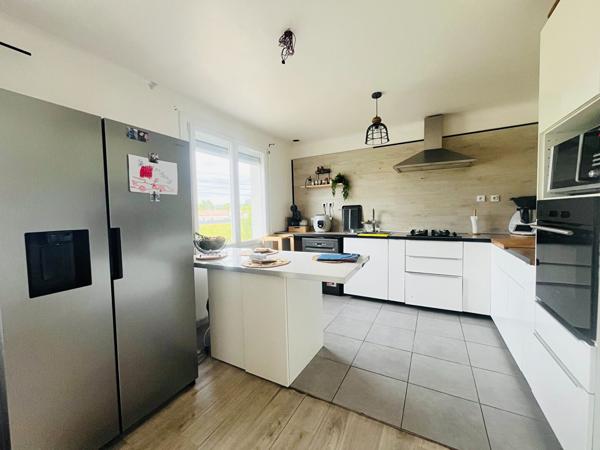47110 SAINTE LIVRADE SUR LOT Ste Livrade / Lot, maison d'environ 100m² avec garage et jardin