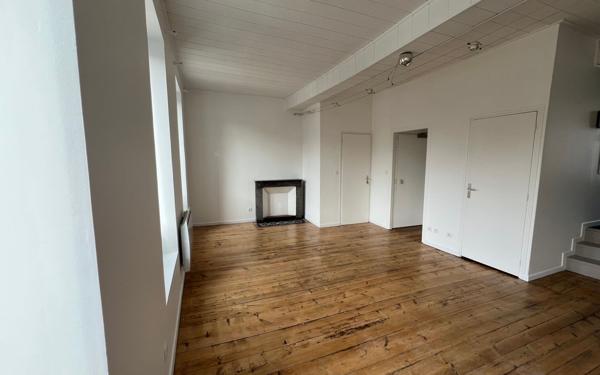 Maison à vendre    3 pièces • 86 m2 Saint-Jean-d'Angély