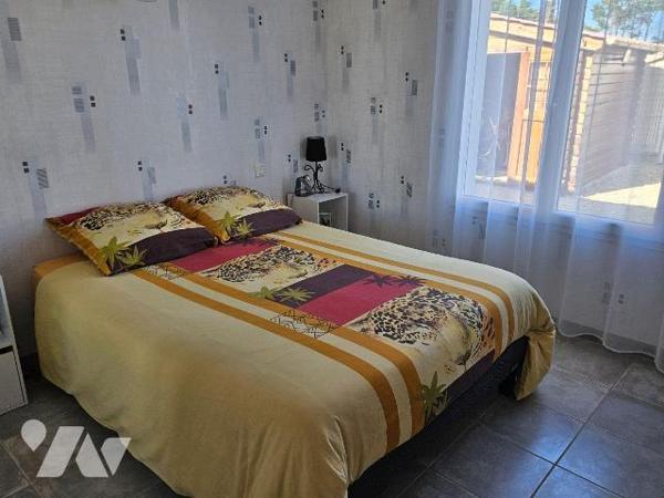 A vendre en Charente Maritime, Le GUA ,Maison contemporaine comprenant : au rez-de-chaussée :  ...