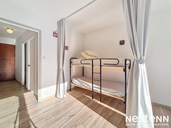 Appartement d'environ 38 m² à Cavalaire-sur-Mer au dernier étage proche des plages et des commerces