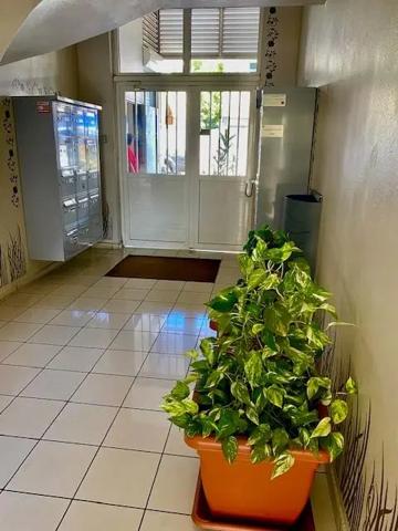 Appartement à vendre 3 pièces 68m² Saint-Pierre (97432)