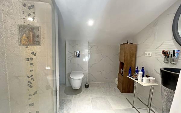 Appartement à vendre    5 pièces • 203 m2 Cazères