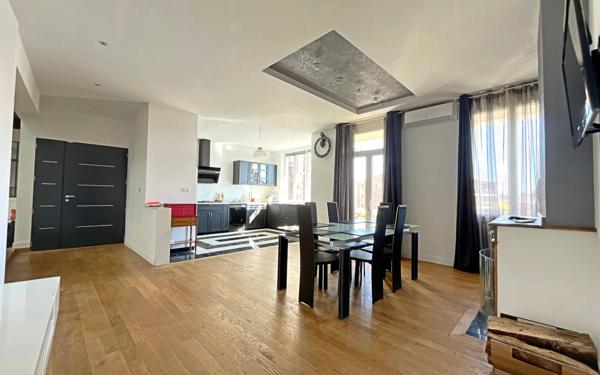 Appartement à vendre    5 pièces • 203 m2 Cazères