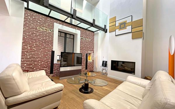 Appartement à vendre    5 pièces • 203 m2 Cazères