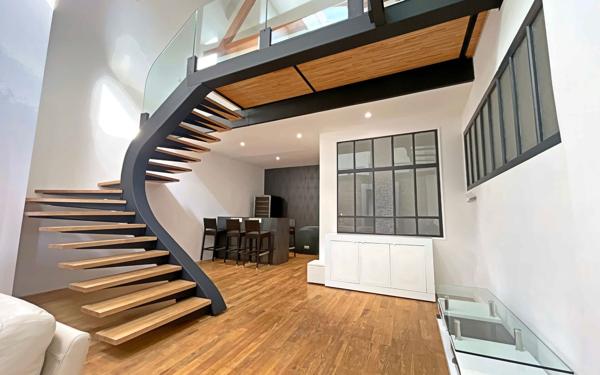 Appartement à vendre    5 pièces • 203 m2 Cazères