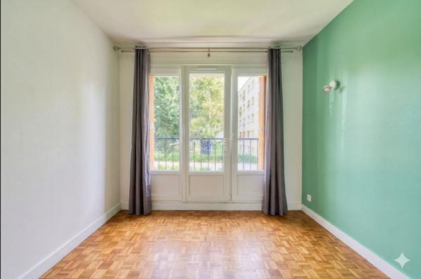 Appartement 3 pièce(s) 60 m2 - Saint Germain En Laye Loyer 1 798 €/mois charges comprises **  - Référence  18569