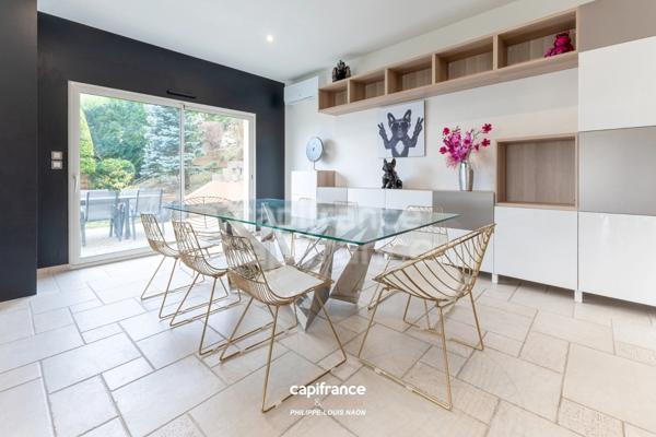 A 5 MINUTES DE LA PLACE DE LA REPUBLIQUE, PRESTIGIEUSE DEMEURE DE STYLE CONTEMPORAIN !