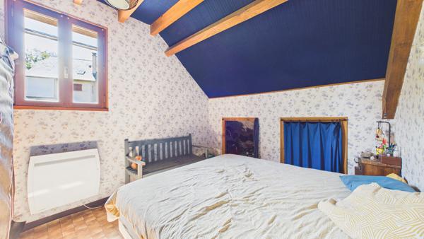 Maison d'environ 255 m² avec 2 Logements + 954 m² de terrain Saint christophe vallon