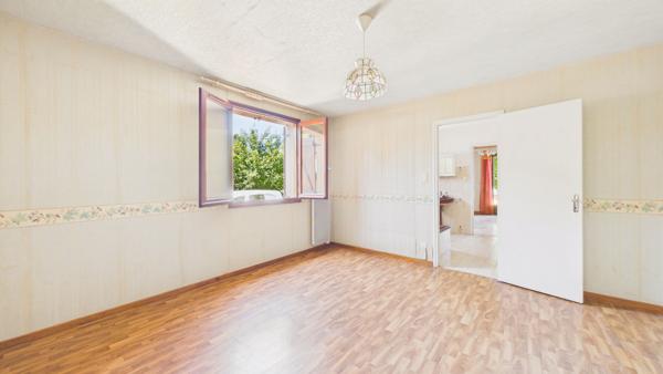 Maison d'environ 255 m² avec 2 Logements + 954 m² de terrain Saint christophe vallon