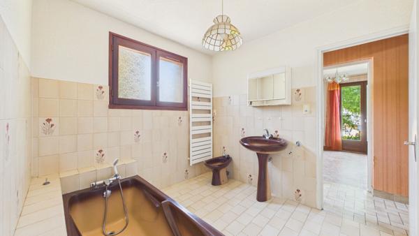 Maison d'environ 255 m² avec 2 Logements + 954 m² de terrain Saint christophe vallon