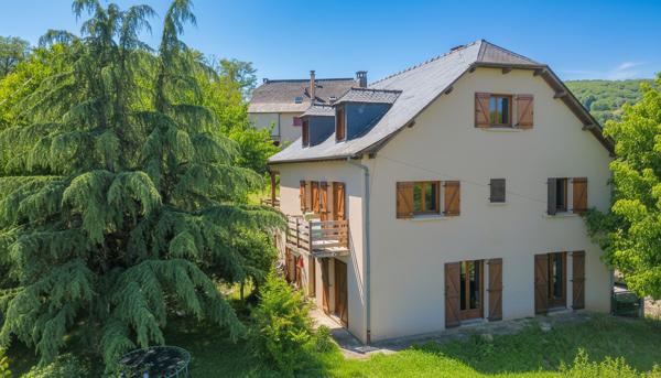Maison d'environ 255 m² avec 2 Logements + 954 m² de terrain Saint christophe vallon