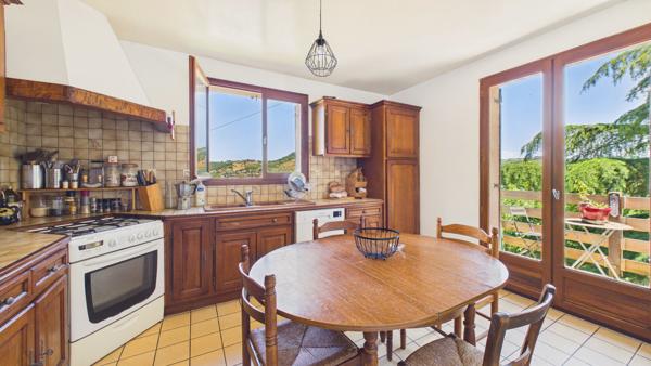 Maison d'environ 255 m² avec 2 Logements + 954 m² de terrain Saint christophe vallon