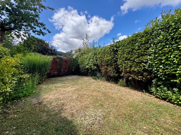 Charmante maison à rénover avec garage jardin dégagé