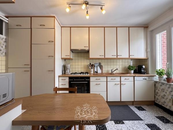 Charmante maison à rénover avec garage jardin dégagé