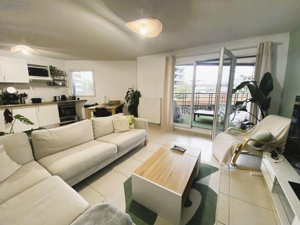 Appartement rénové à vendre à Bordeaux en Gironde (33300), ref : 016/1061   
Ravesies