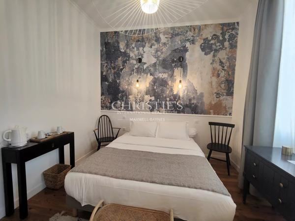 LA ROCHELLE VIEUX-PORT – MAISON DE CARACTERE A DEUX PAS DES COMMERCES