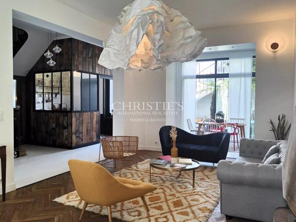 LA ROCHELLE VIEUX-PORT – MAISON DE CARACTERE A DEUX PAS DES COMMERCES