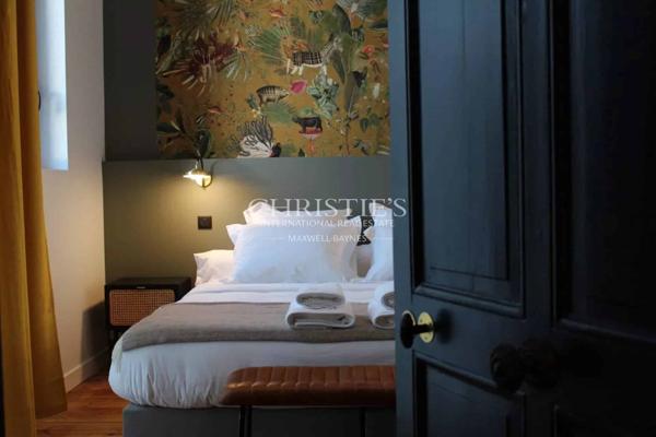 LA ROCHELLE VIEUX-PORT – MAISON DE CARACTERE A DEUX PAS DES COMMERCES