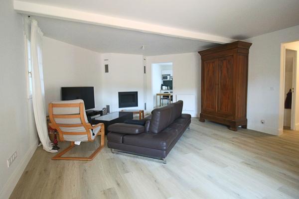 Chambre dans une maison de 2 chambres avec Terrasse et Jardin
