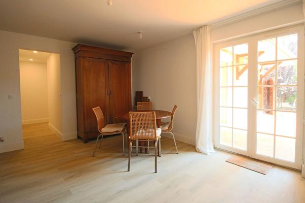 Chambre dans une maison de 2 chambres avec Terrasse et Jardin