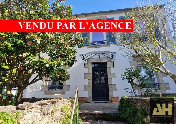 EXCLUSIVITÉ - PROXIMITÉ DU CENTRE VILLE - MAGNIFIQUE MAISON DE VILLE EN EXCELLENT ÉTAT- COUP DE COEUR ASSURÉ