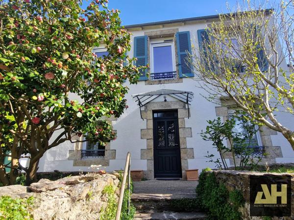 EXCLUSIVITÉ - PROXIMITÉ DU CENTRE VILLE - MAGNIFIQUE MAISON DE VILLE EN EXCELLENT ÉTAT- COUP DE COEUR ASSURÉ
