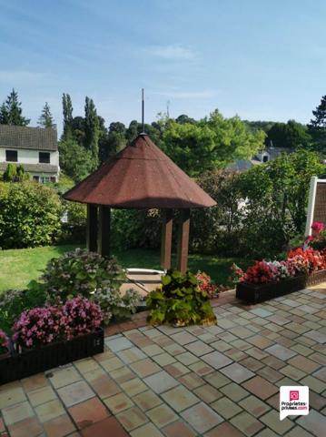 (95420) MAGNY EN VEXIN, Maison de village 6 pièces,131m2 , grand  séjour, 3 chambres, garage, jardin clos