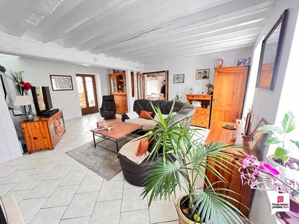 (95420) MAGNY EN VEXIN, Maison de village 6 pièces,131m2 , grand  séjour, 3 chambres, garage, jardin clos