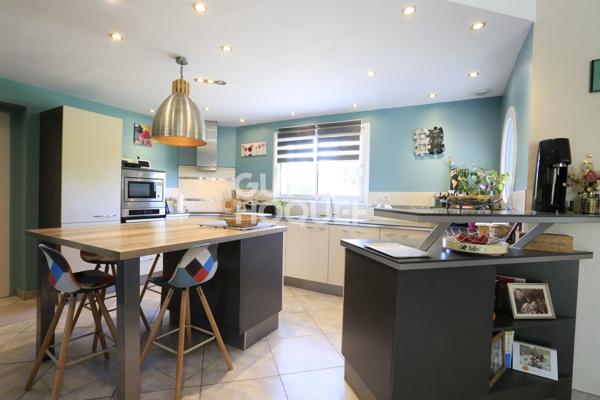A Vendre, à l'Ouest de BAYEUX, maison familiale de 144 m² habitables.