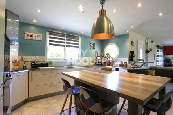 A Vendre, à l'Ouest de BAYEUX, maison familiale de 144 m² habitables.