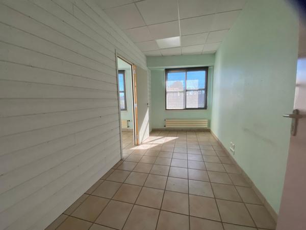 Batiment industriel 3 200m².