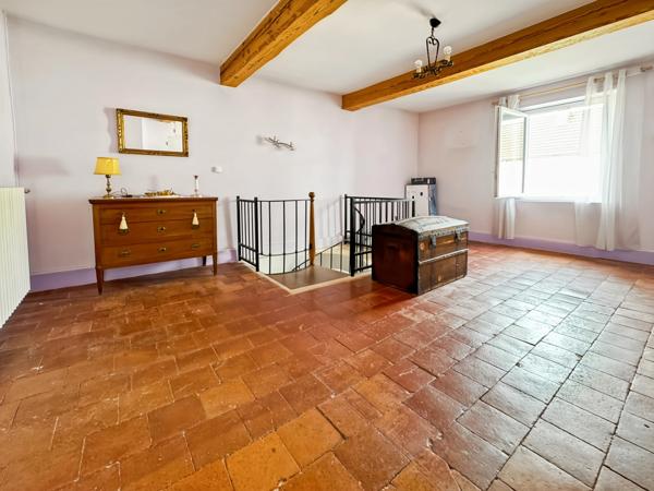 Maison de village - à vendre 7 pièces proche de LA CLAYETTE (71) - 185 m² - terrain 1235 m²