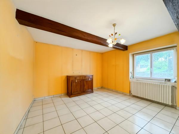 Maison de village - à vendre 7 pièces proche de LA CLAYETTE (71) - 185 m² - terrain 1235 m²