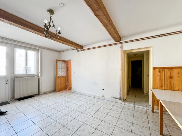 Maison de village - à vendre 7 pièces proche de LA CLAYETTE (71) - 185 m² - terrain 1235 m²