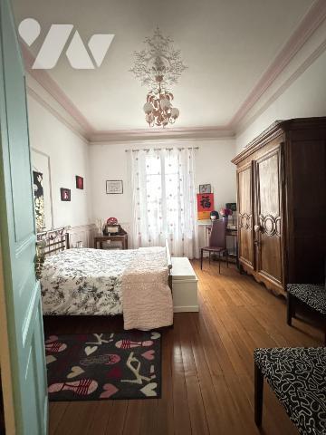 Appartement 2 chambres, un séjour, une cuisine équipée, avec joli jardin et son annexe privée