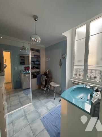 Appartement 2 chambres, un séjour, une cuisine équipée, avec joli jardin et son annexe privée