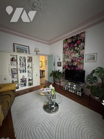 Appartement 2 chambres, un séjour, une cuisine équipée, avec joli jardin et son annexe privée