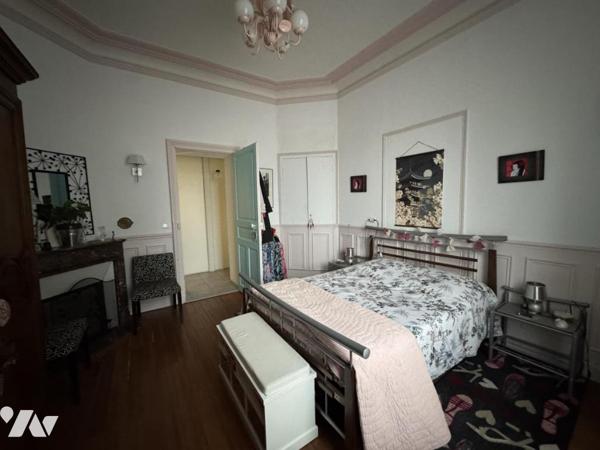 Appartement 2 chambres, un séjour, une cuisine équipée, avec joli jardin et son annexe privée