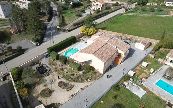 Maison à vendre    4 pièces •  Lablachère