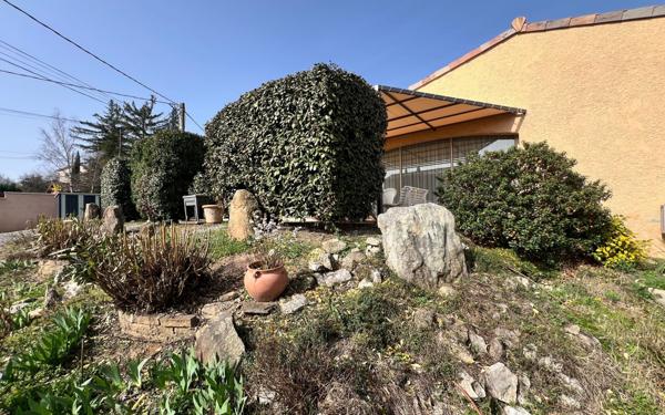 Maison à vendre    4 pièces •  Lablachère