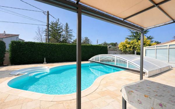 Maison à vendre    4 pièces •  Lablachère