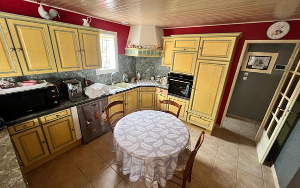 Maison à vendre    4 pièces •  Lablachère