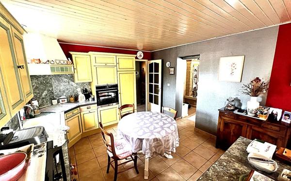 Maison à vendre    4 pièces •  Lablachère