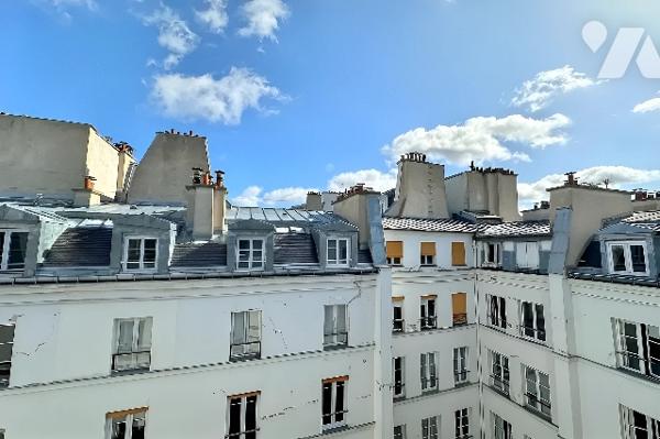 Paris 6ᵉ - Rue du Cherche-Midi - Studio au dernier étage dans un cadre historique et calme