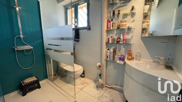 Maison traditionnelle 5 pièces de 160 m² à Cours-de-Pile (24520)