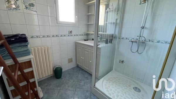 Maison traditionnelle 5 pièces de 160 m² à Cours-de-Pile (24520)