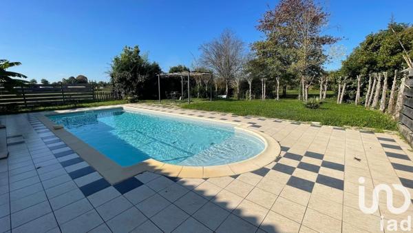 Maison traditionnelle 5 pièces de 160 m² à Cours-de-Pile (24520)