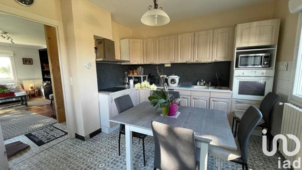 Maison traditionnelle 5 pièces de 160 m² à Cours-de-Pile (24520)