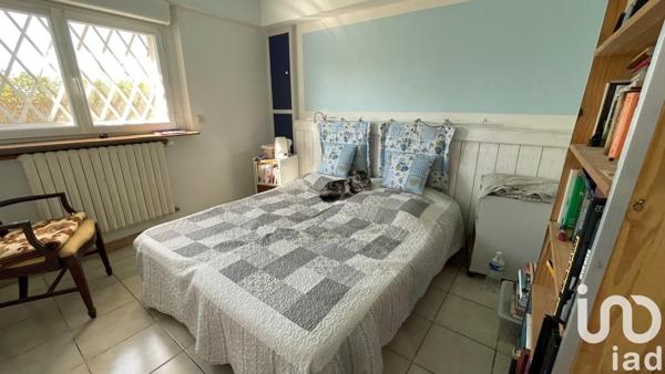 Maison traditionnelle 5 pièces de 160 m² à Cours-de-Pile (24520)