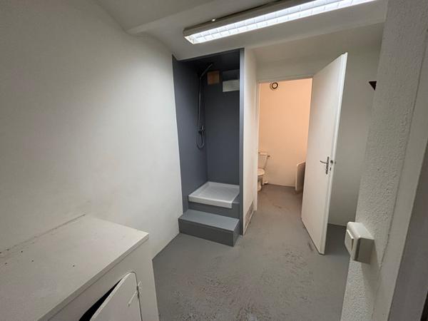 CANNES Entrepôt / local Stockage / atelier /MURS - Cannes 99 m2 proche banane